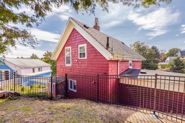 53 Sewall St, Marblehead, MA 01945