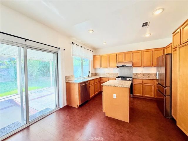 710 Redondo Lane, Corona, CA 92882
