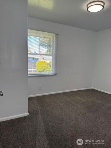 860 111th Street S, Tacoma, WA 98444