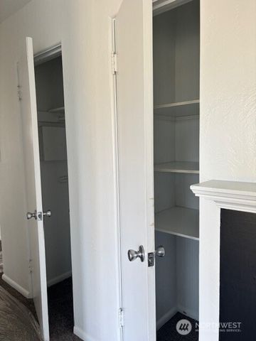 860 111th Street S, Tacoma, WA 98444