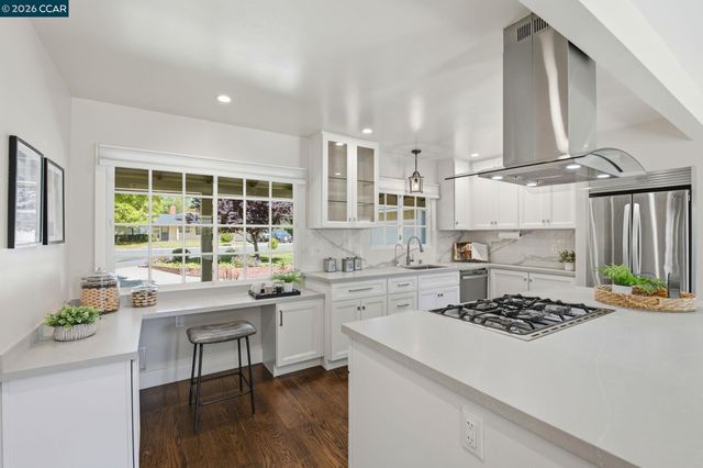 7 El Corte, Orinda, CA 94563