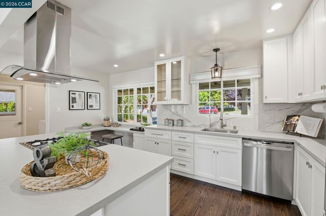 7 El Corte, Orinda, CA 94563