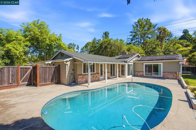 7 El Corte, Orinda, CA 94563