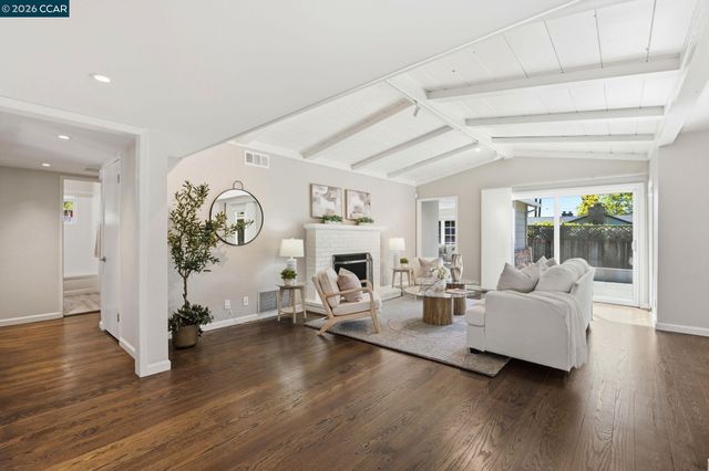 7 El Corte, Orinda, CA 94563