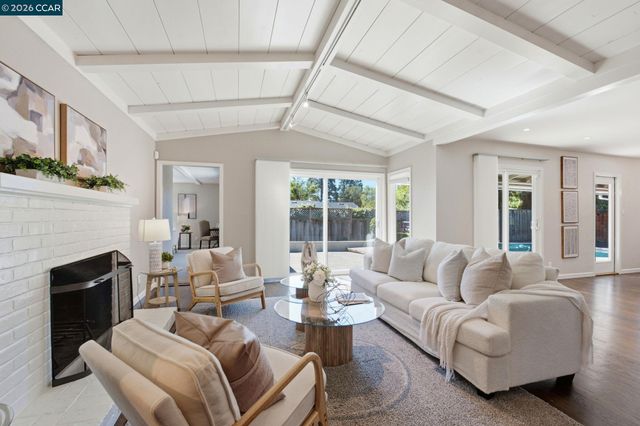 7 El Corte, Orinda, CA 94563