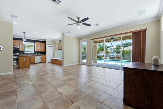 8113 Bautista Way, Palm Beach Gardens, FL 33418