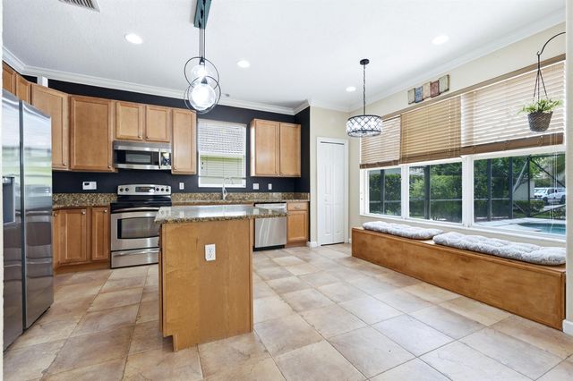 8113 Bautista Way, Palm Beach Gardens, FL 33418