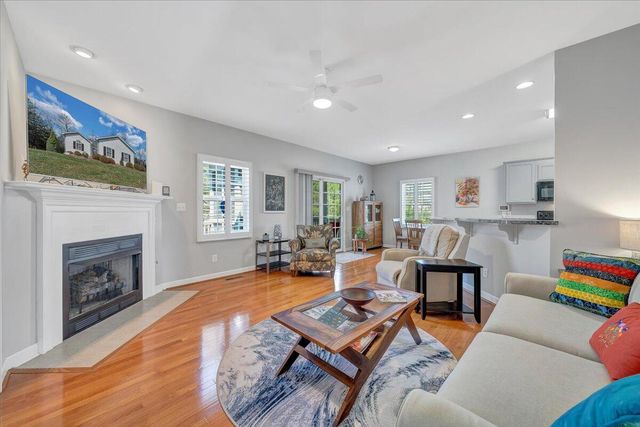 1034 Joffrey DR, Huddleston, VA 24104