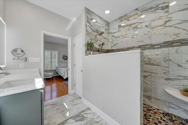 1034 Joffrey DR, Huddleston, VA 24104