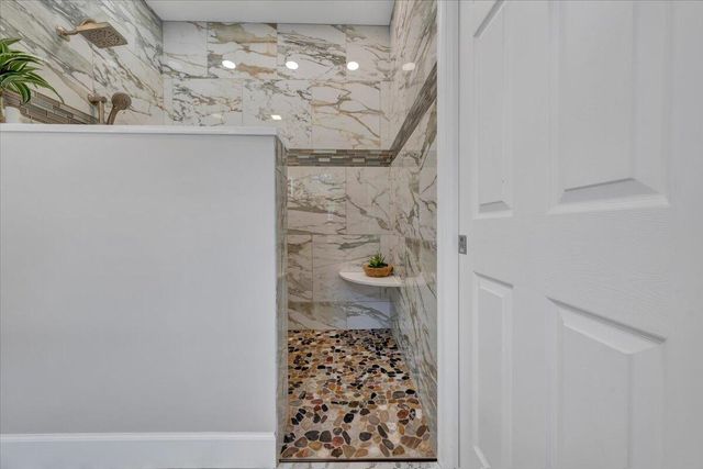 1034 Joffrey DR, Huddleston, VA 24104