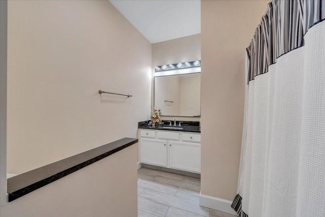 1034 Joffrey DR, Huddleston, VA 24104