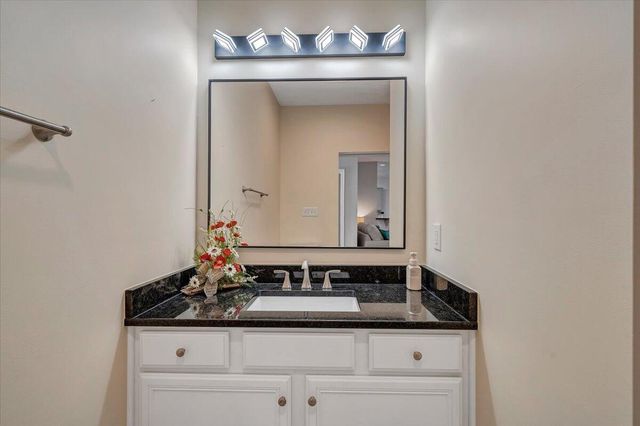 1034 Joffrey DR, Huddleston, VA 24104