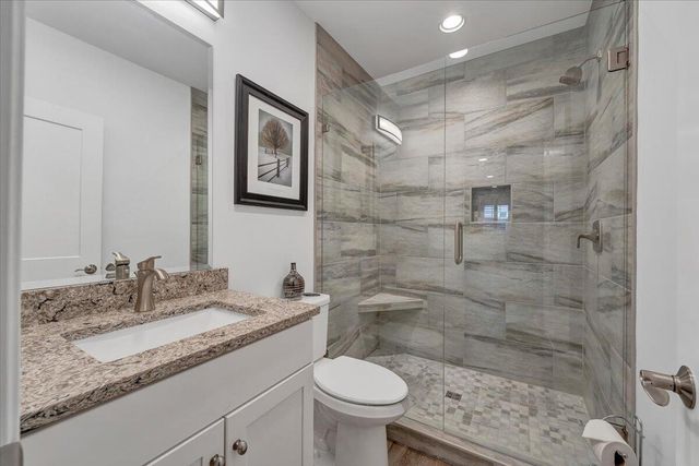 1034 Joffrey DR, Huddleston, VA 24104