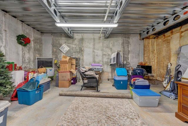 1034 Joffrey DR, Huddleston, VA 24104