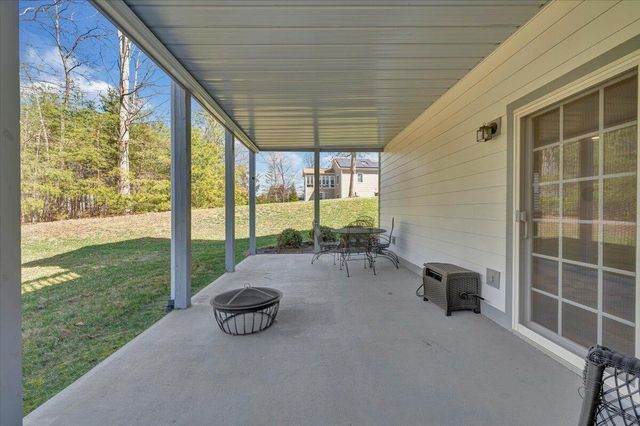 1034 Joffrey DR, Huddleston, VA 24104