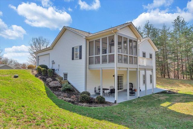 1034 Joffrey DR, Huddleston, VA 24104
