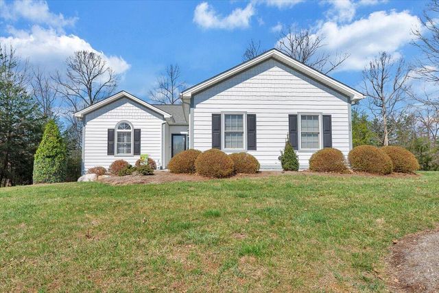 1034 Joffrey DR, Huddleston, VA 24104