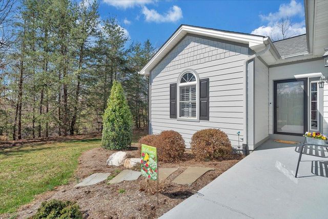 1034 Joffrey DR, Huddleston, VA 24104