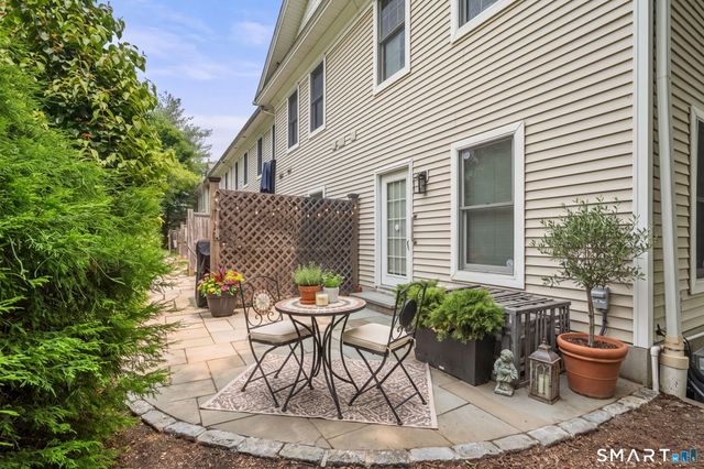 20 Cross Street 10, Westport, CT 06880