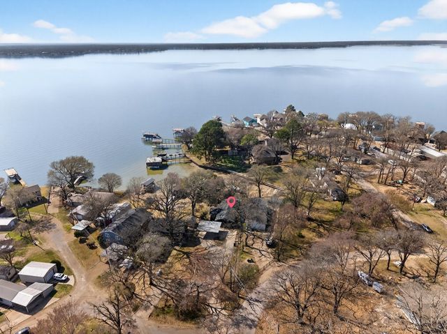107 Lakewood Drive, Mabank, TX 75156