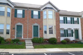 1006 COBBLESTONE LN, Lancaster, PA 17601