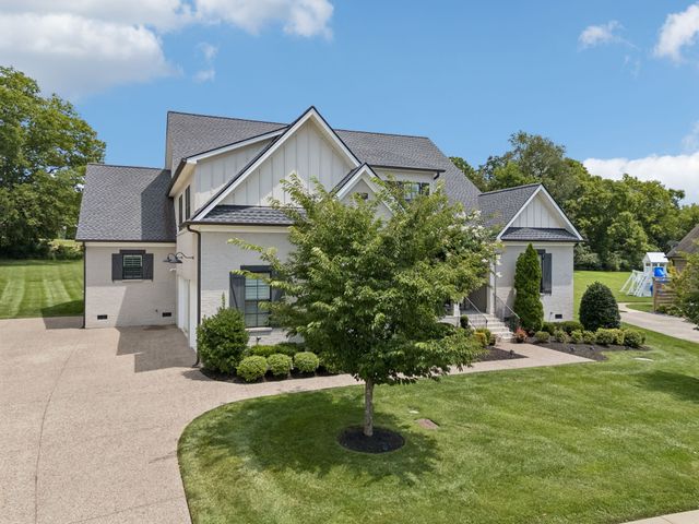 4119 Old Light Cir, Arrington, TN 37014