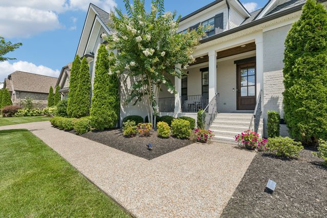 4119 Old Light Cir, Arrington, TN 37014