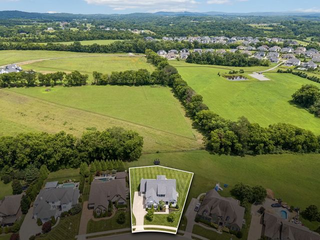 4119 Old Light Cir, Arrington, TN 37014