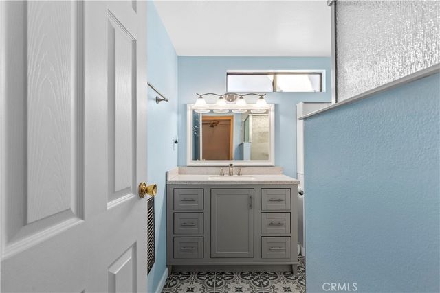 27900 Bear Valley Road, Tehachapi, CA 93561