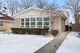 8905 N Parkside Avenue N, Morton Grove, IL 60053