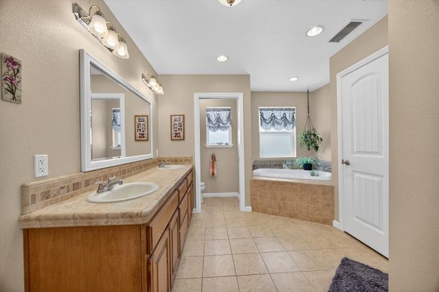 8720 El Modena Ave, Elverta, CA 95626