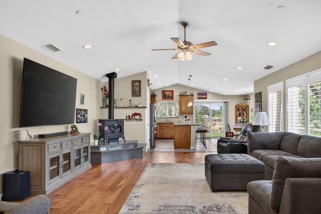 8720 El Modena Ave, Elverta, CA 95626