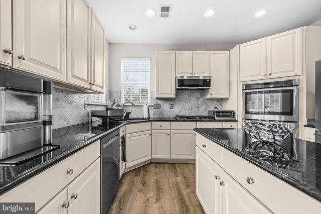 2001 WILLOWCREST CIR, Baltimore, MD 21209