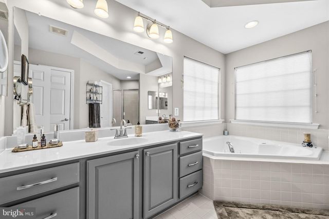 2001 WILLOWCREST CIR, Baltimore, MD 21209