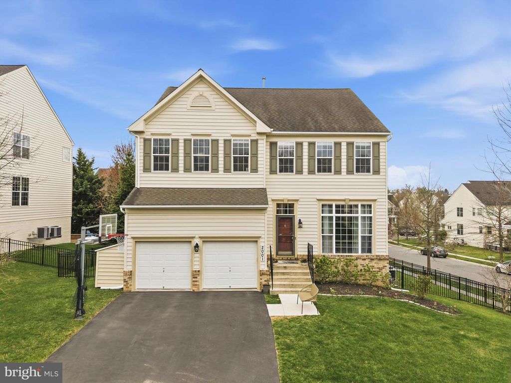 2001 WILLOWCREST CIR, Baltimore, MD 21209