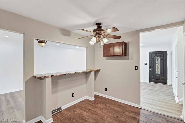 3637 Hunter Drive, North Olmsted, OH 44070