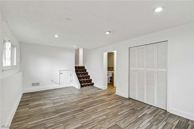 3637 Hunter Drive, North Olmsted, OH 44070