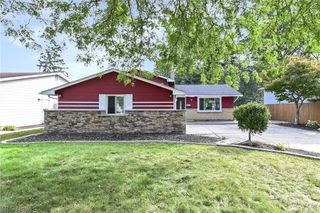 3637 Hunter Drive, North Olmsted, OH 44070
