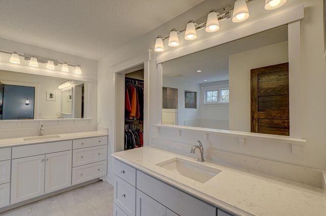 10059 Tapestry Road, Lake Elmo, MN 55042
