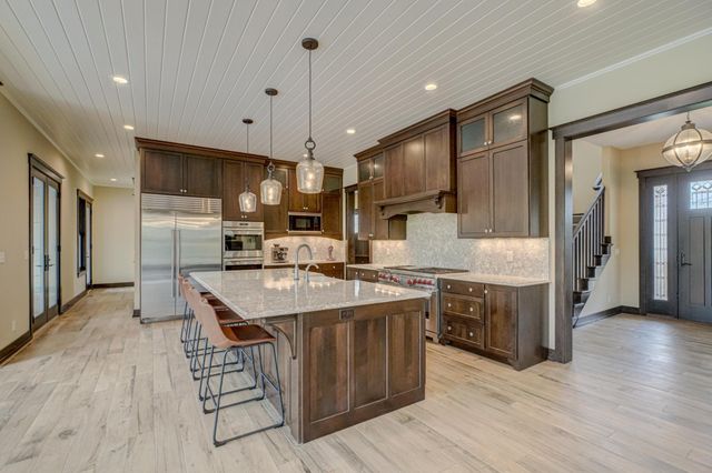 10059 Tapestry Road, Lake Elmo, MN 55042