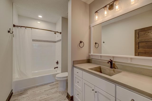 10059 Tapestry Road, Lake Elmo, MN 55042