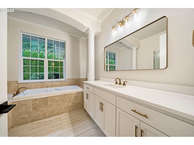 7474 Battle Creek Rd, Salem, OR 97317