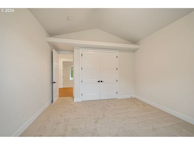 7474 Battle Creek Rd, Salem, OR 97317