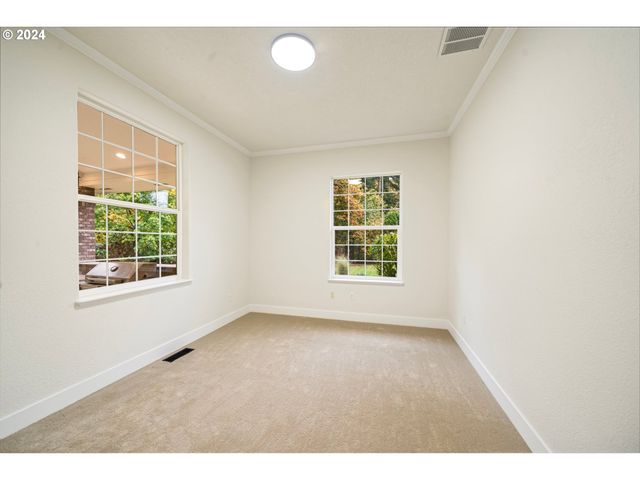 7474 Battle Creek Rd, Salem, OR 97317