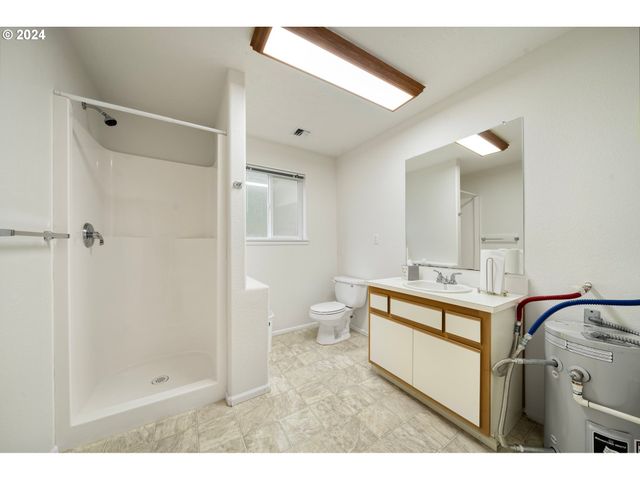 7474 Battle Creek Rd, Salem, OR 97317