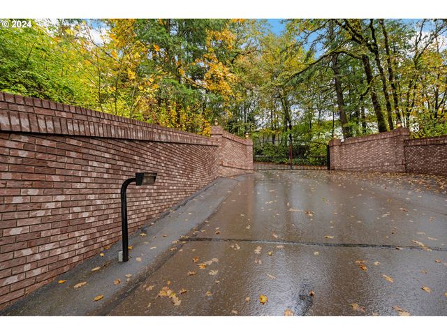 7474 Battle Creek Rd, Salem, OR 97317
