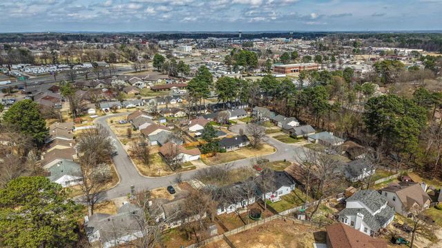 1007 Woodside Cove, Bryant, AR 72022