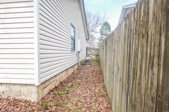 1007 Woodside Cove, Bryant, AR 72022