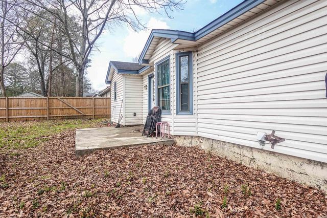 1007 Woodside Cove, Bryant, AR 72022