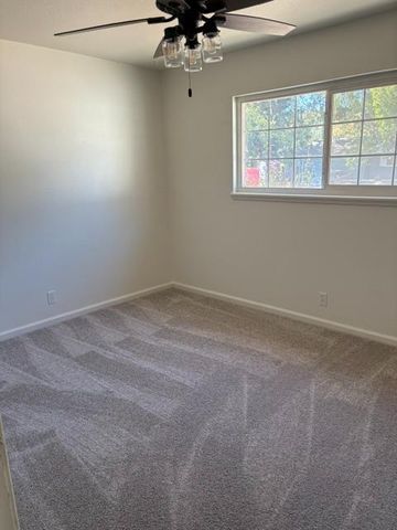 1906 W Saratoga Dr, Modesto, CA 95350